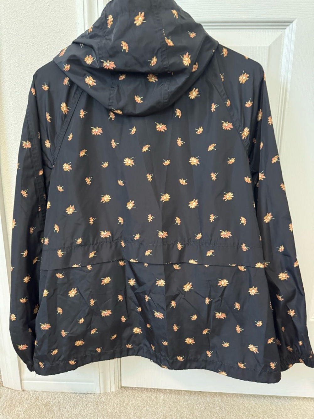 Madewell Raincheck Packable Rain Coat
MARGUERITE DAISY TRUE BLACK, Size - Picture 7 of 10
